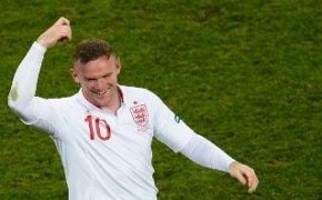 Pass hair squirt: Rooney features talked openly about their transplant