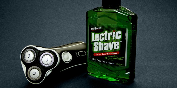 Shaving with electric razor